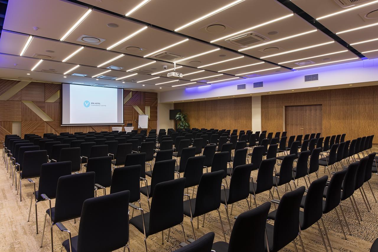 V & Conference 4*